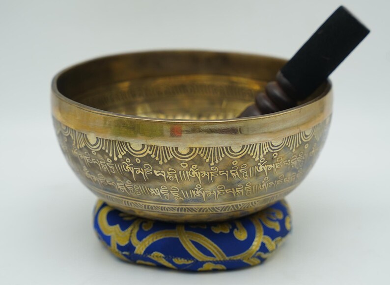 Handmade Buddha Eye Carving Singing Bowl